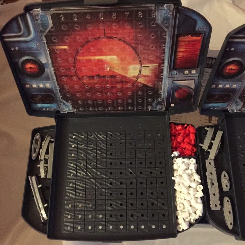 Battleship The Classic Naval Combat Game - Picture 8 of 9